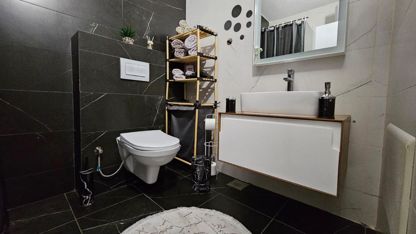 Value Living Apartment Ferizaj Kültér fotó